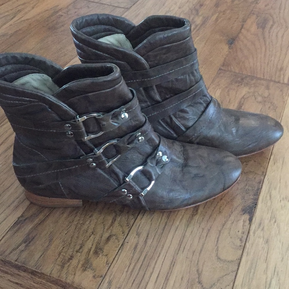 Be & D leather booties